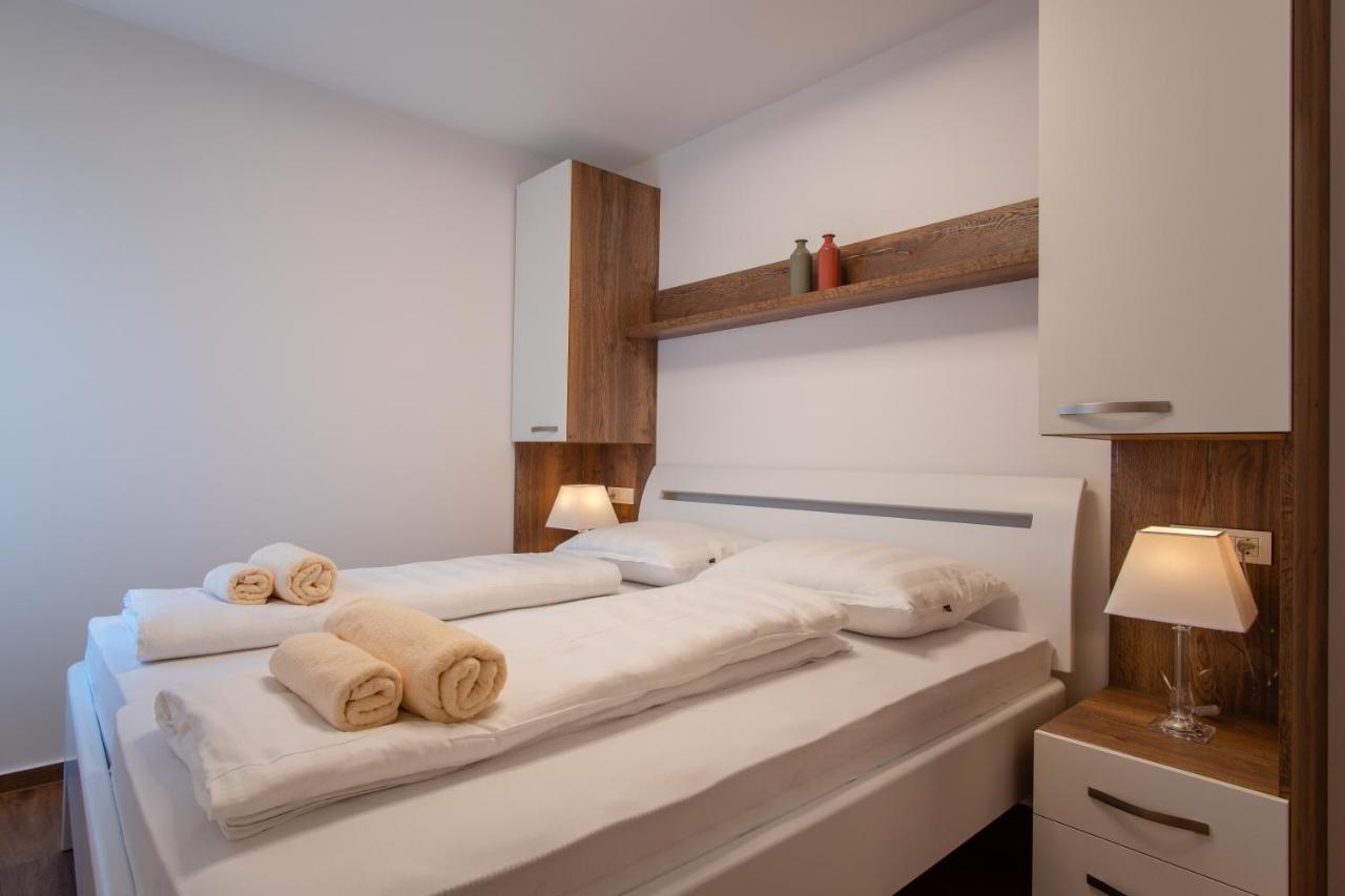 Apartments Mandre I Екстер'єр фото